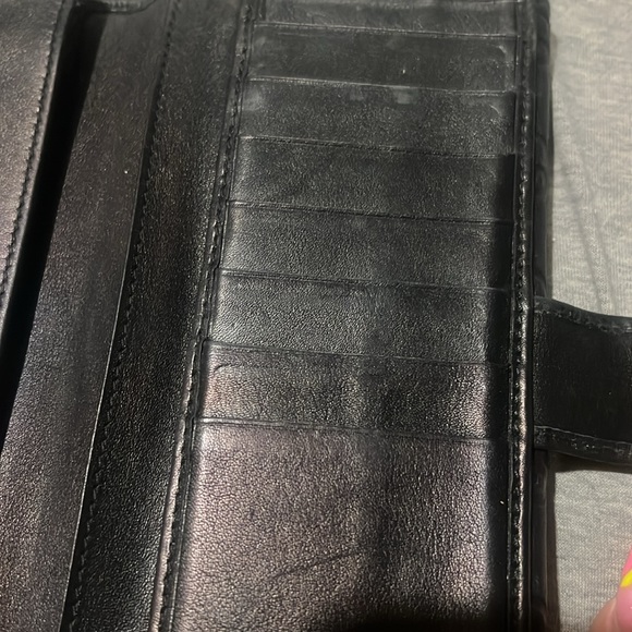 Gucci Authentic black bi fold wallet - Picture 7 of 10